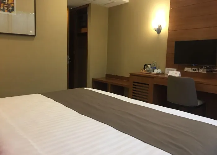 S Hotel, Navamin Hotel 4*