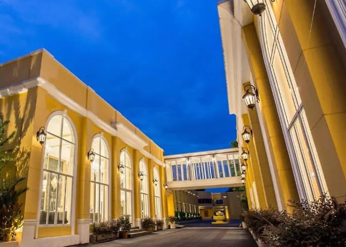 فندق S Hotel, Navamin 4*