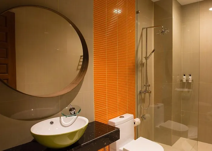S Hotel, Navamin Hotel