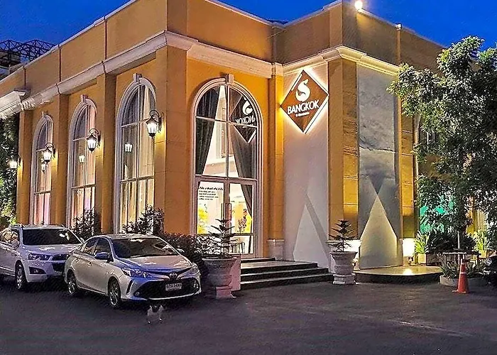 Hotel S Hotel, Navamin