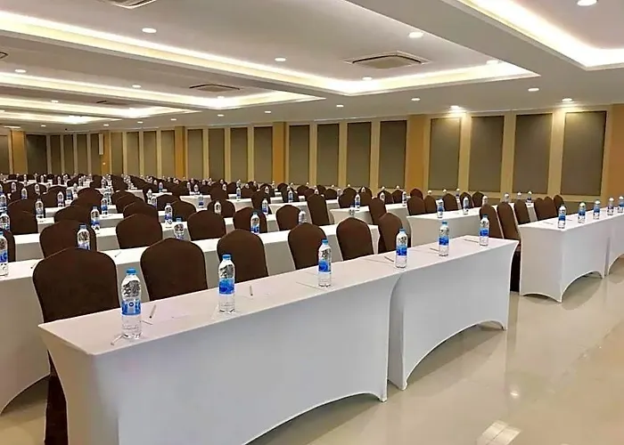 S Hotel, Navamin فندق 4*